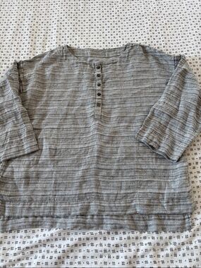 Pure Jill linen henley shirt, 3/4 sleeves, scoop neck, gray/cream, size M?